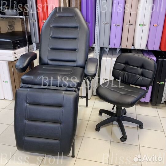 Косметологическое кресло со стулом