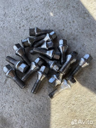 Колёсные болты Рено Логан комплект