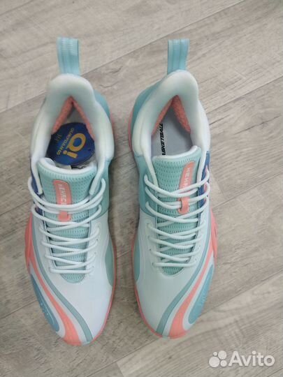 Кроссовки баскетбольные