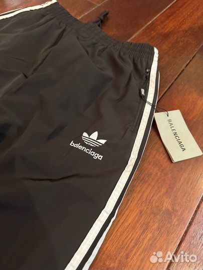 Balenciaga x Adidas широкие штаны на руках