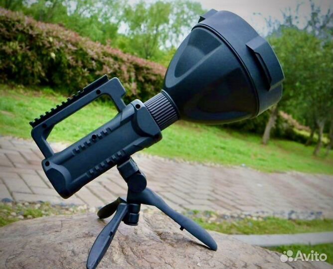 Мощный фонарь прожектор