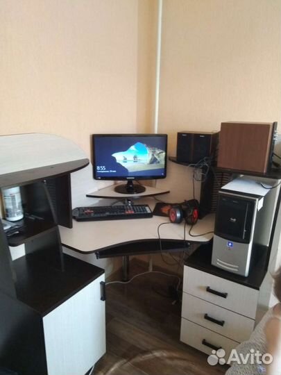 Компьютерный стол