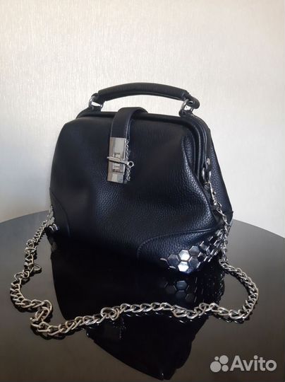 Сумка женская черная как новая