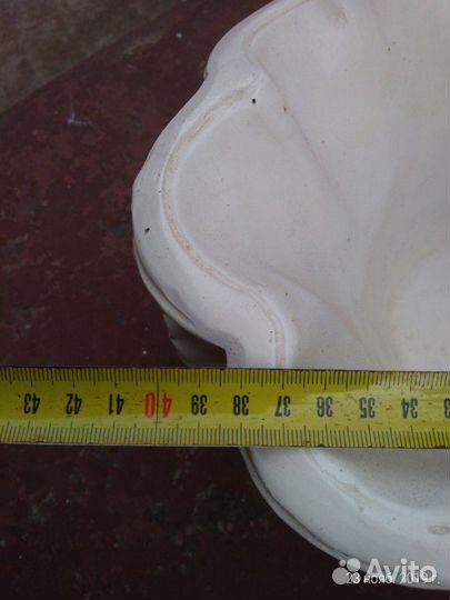 Декоративная фигурка мальчика с ракушкой