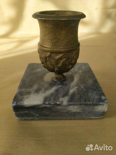 Подсвечник на одну свечу, на натуральном камне