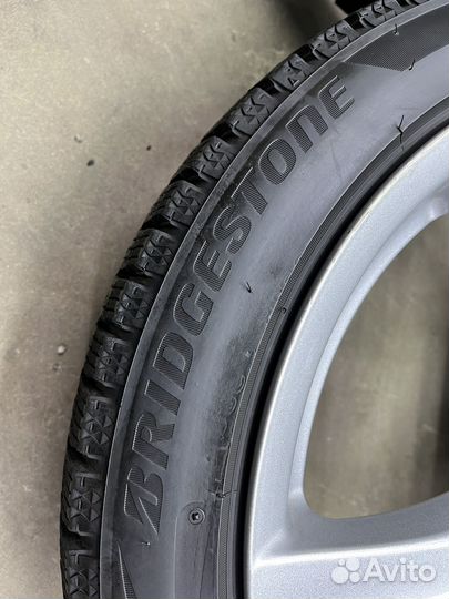 Bridgestone Blizzak VRX2 225/45 R18 и 255/40 R18 95Q