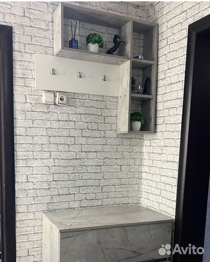 Вешалка настенная