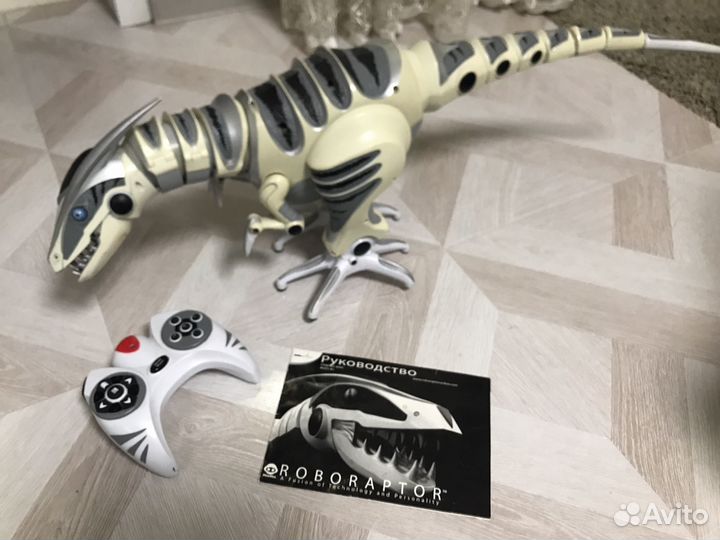 Динозавр Roboraptor