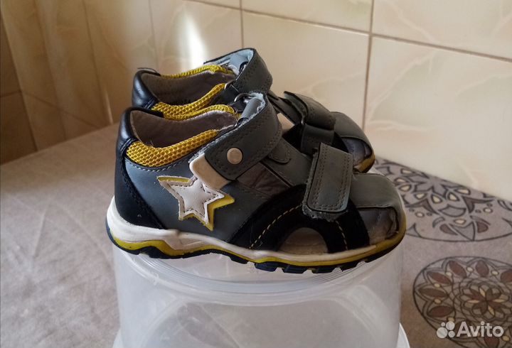 Продаются сандали для мальчика
