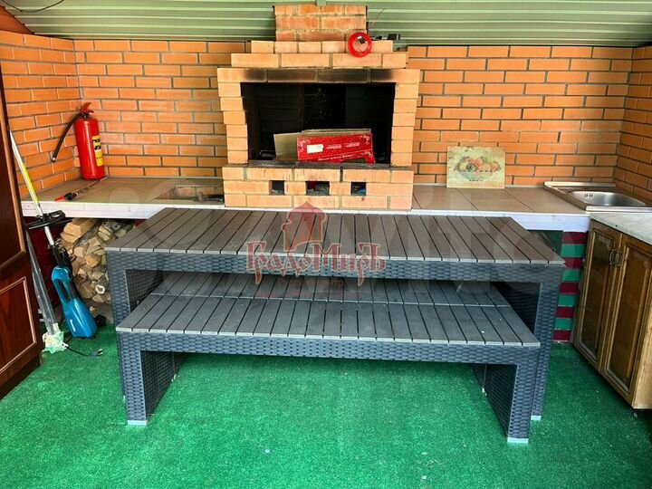 Дом 179,9 м² на участке 10 сот.