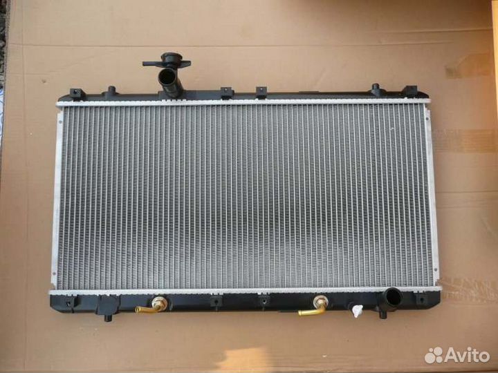Радиатор охлаждения двигателя Suzuki Aerio 2.0