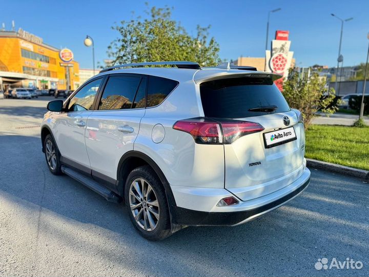 Toyota RAV4 2.5 AT, 2018, 124 000 км