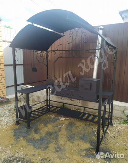 Мангал с крышей