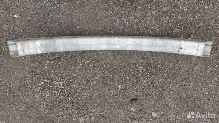 Усилитель переднего бампера пассат б5