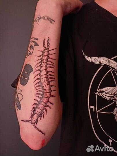 Тату-мастер