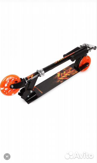 Новый самокат со светящимися колесами