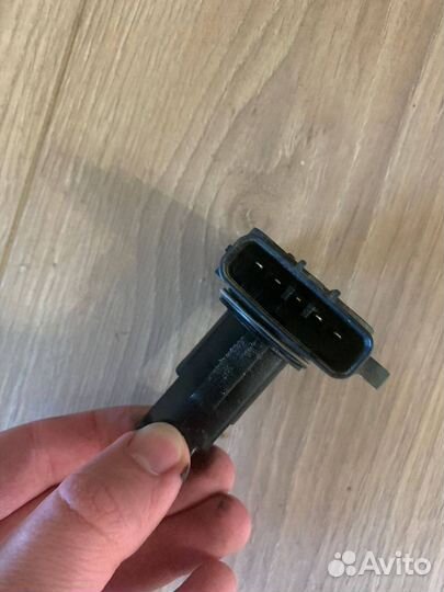 Датчик массового расхода воздуха Toyota Hi-Lux 7