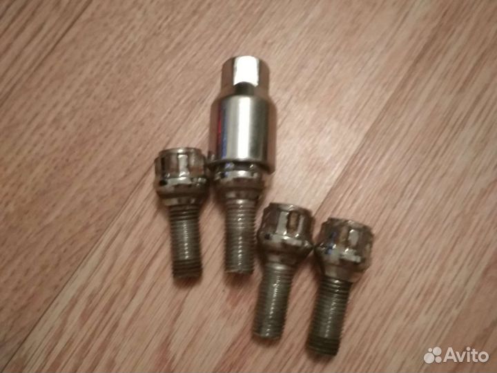 Секретные болты для колёс для иномарок