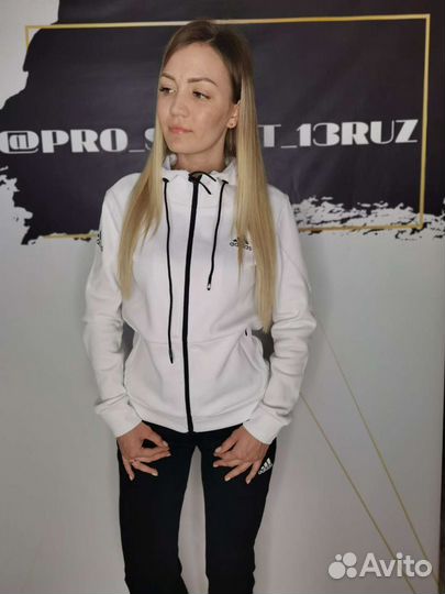 Спортивный костюм