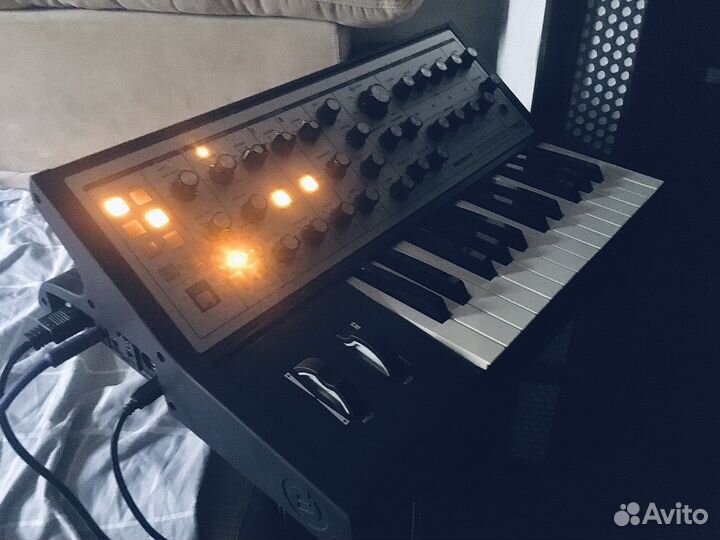Аналоговый синтезатор Moog sub phatty