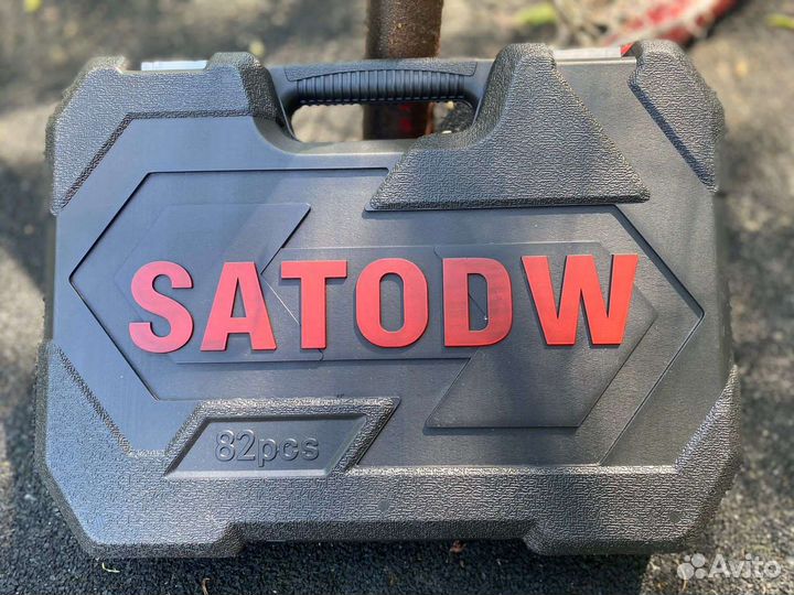 Набор инструментов для авто в чемодане