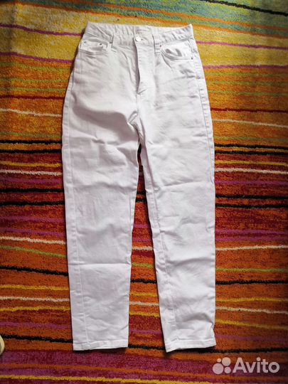 Белые джинсы 42р