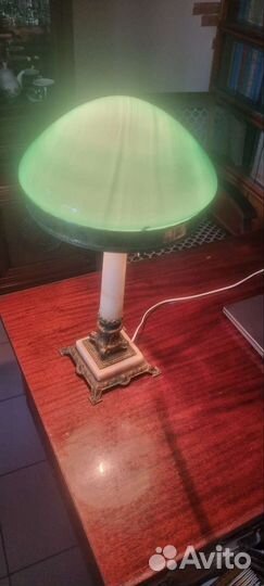 Антикварная настольная лампа