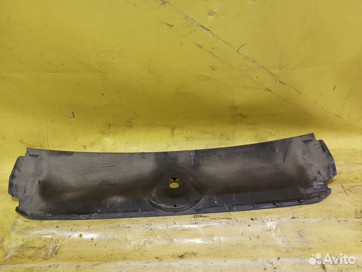 Кожух замка капота Audi A4 B9 2015 Ауди а 4