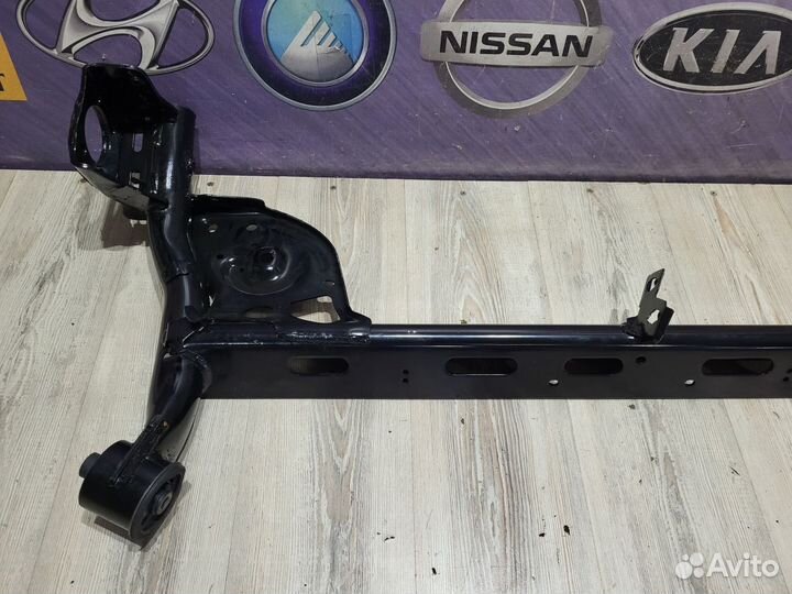 Балка подвески зад Nissan tiida