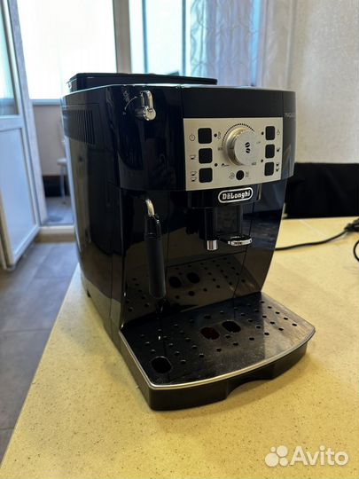 Кофемашина delonghi