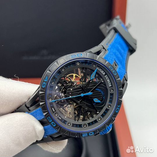 Часы Roger Dubuis