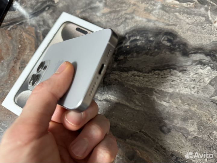 iPhone 15 Pro, 256 ГБ