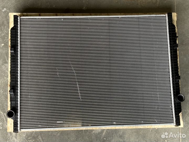 Радиатор системы охлаждения 968х689х40 (без рамки)