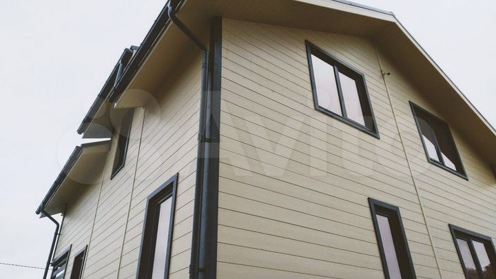 Дом 173 м² на участке 4 сот.