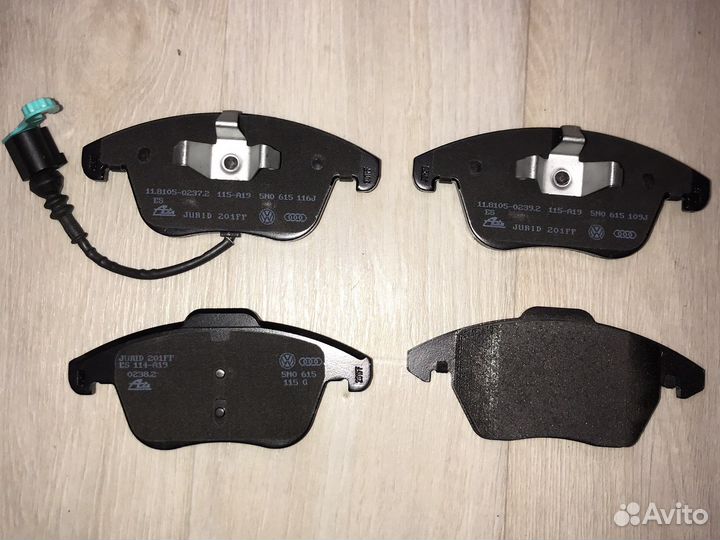 Тормозные колодки передние Tiguan/Q3 VAG 5N0698151