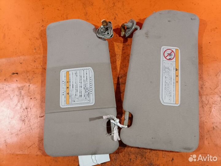 Козырек Nissan Cedric HY34