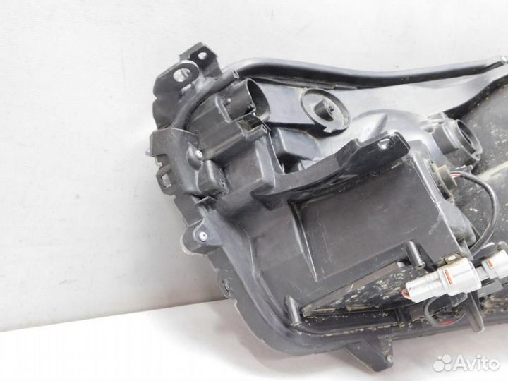 Фара правая Toyota RAV4