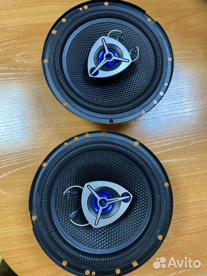 Автомобильные колонки jbl
