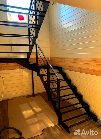 Металлокаркас для лестницы 