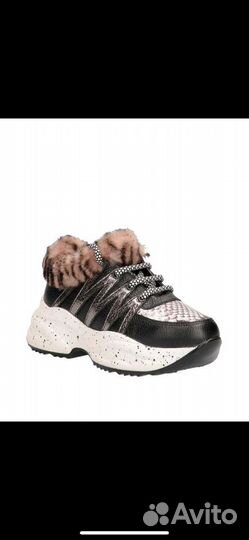 Кроссовки Le Roberto serpentini новые