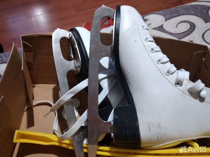 Коньки фигурные