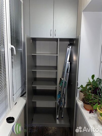 Шкаф на заказ на балкон с монтажом