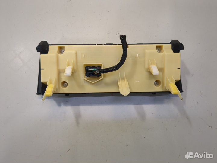 Переключатель отопителя Lexus IS, 2014