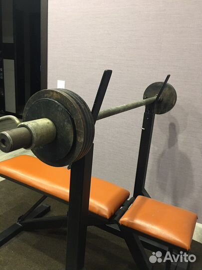 Скамья для жима со стойками и штангой бу