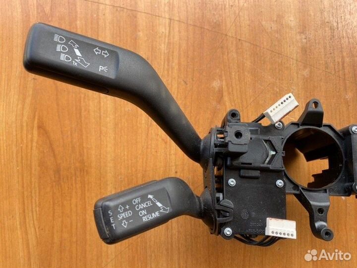 Переключатель подрулевой Volkswagen Passat B7