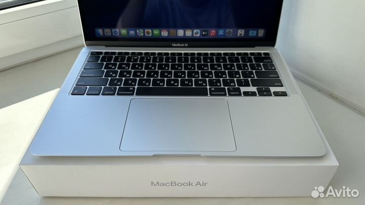 MacBook Air 13 M1 8/256gb Гравировка