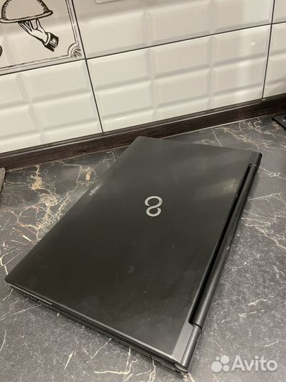 Ноутуьк с большим экраном 17.3 full hd