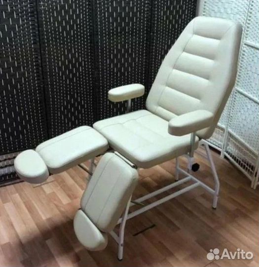 Стул для мастера педикюра, косметолога