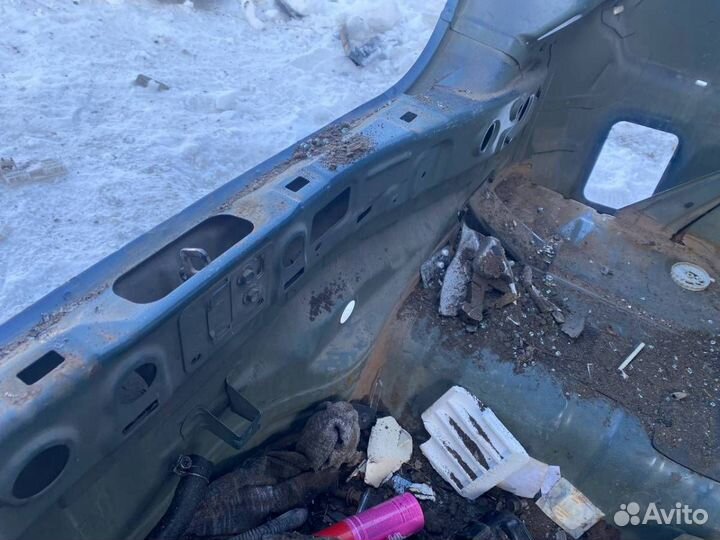 Панель задняя Nissan Tiida C11 2007-2014