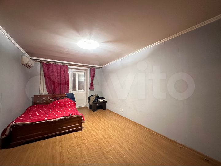 1-к. квартира, 81 м², 8/17 эт.